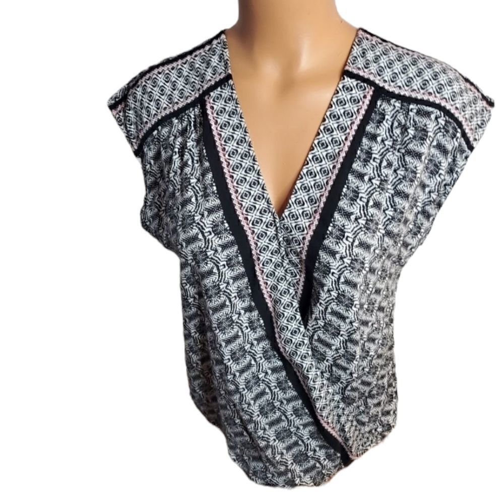 Max Studio geometric print draped blouse S